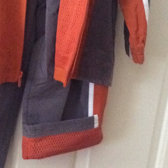 Kid zone Lot of 3 Boys jogging Suits (3) - Picture 8 of 8